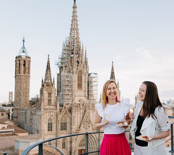 Megan and Mar solo female traveler tours