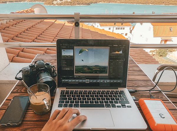 Must-Have Gadgets and Accessories According to Travel Bloggers